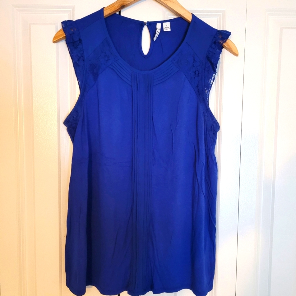 Elle royal blue capped sleeved shirt size medium.